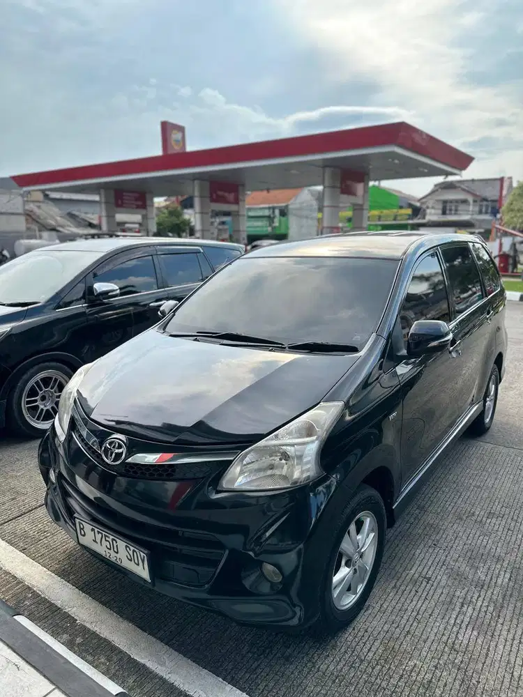 Toyota Avanza Veloz 2011 1.5 At