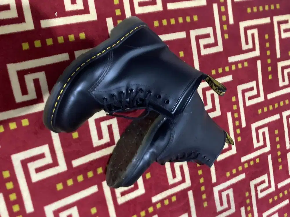 docmart 1460 uk 43 black smoot