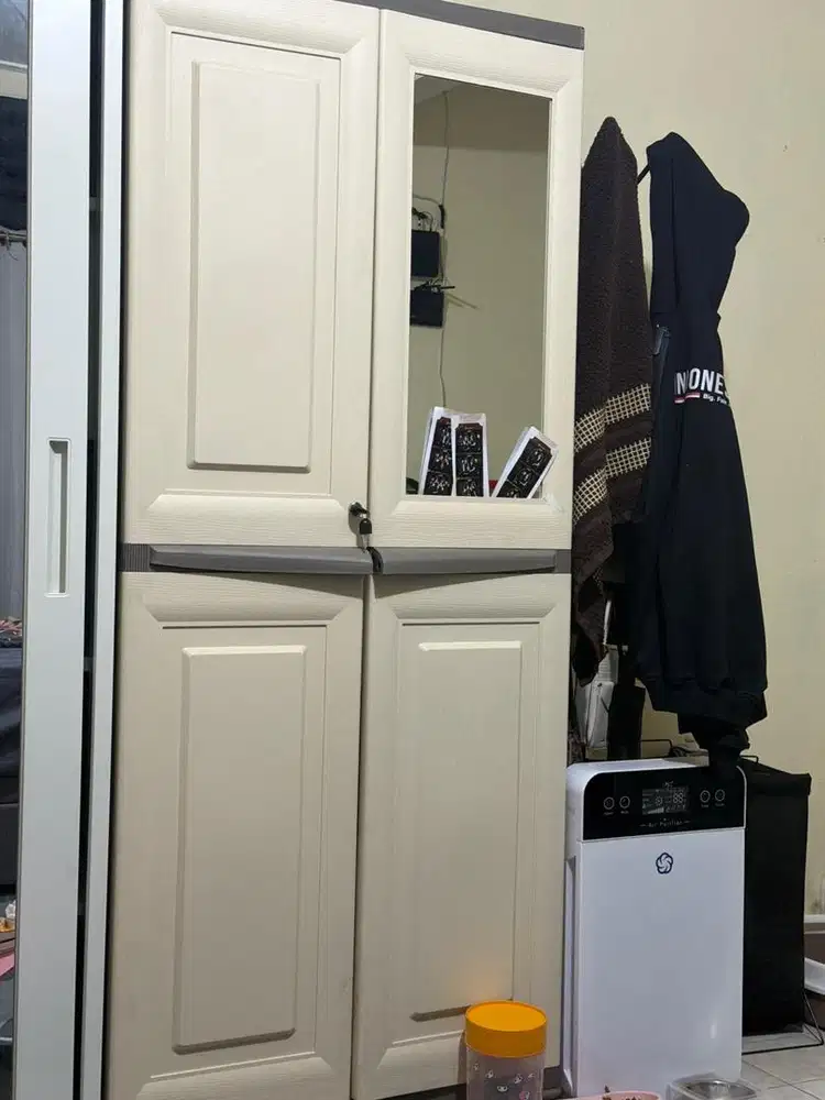 Lemari Plastik Olymplast Like New