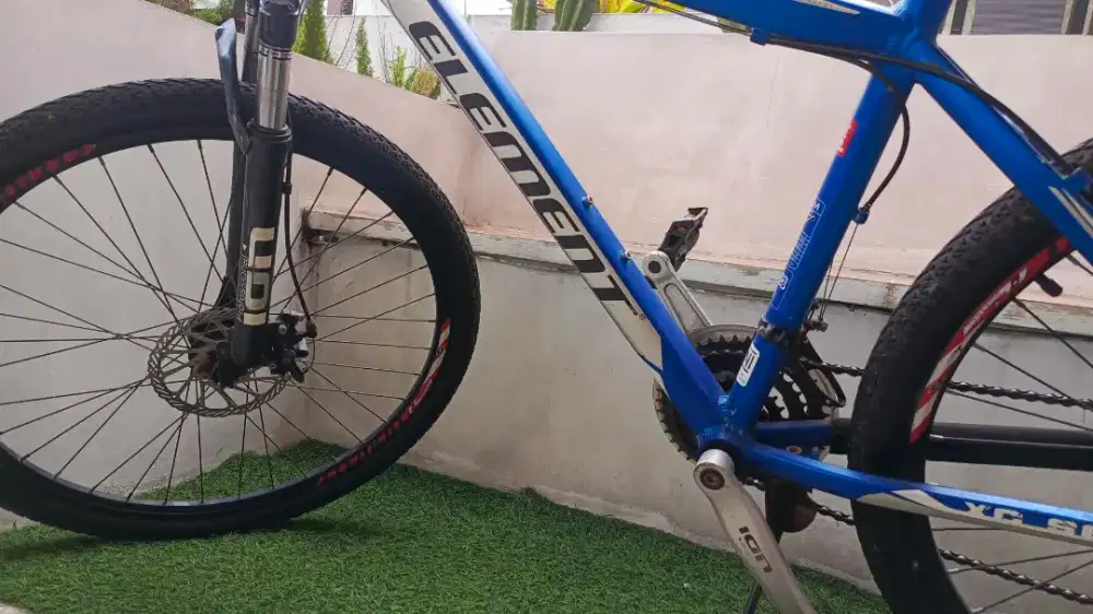 Sepeda Element XC300