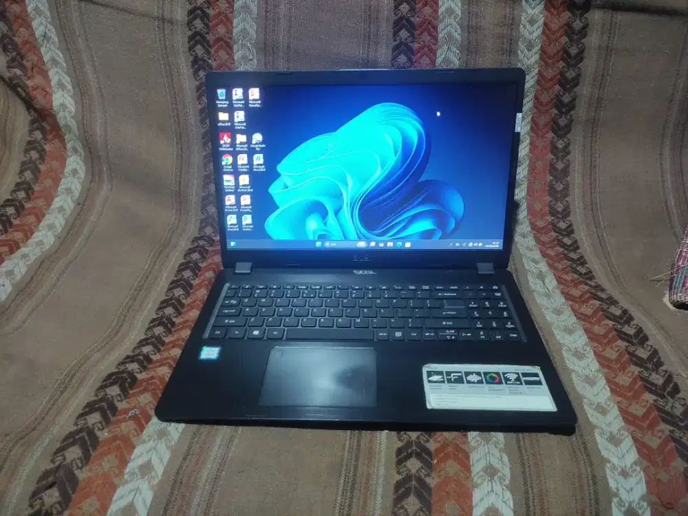 B62 Laptop Acer Aspire A515-52 Ram 8gb SSD 128gb core i3 gen8 ngebuttt