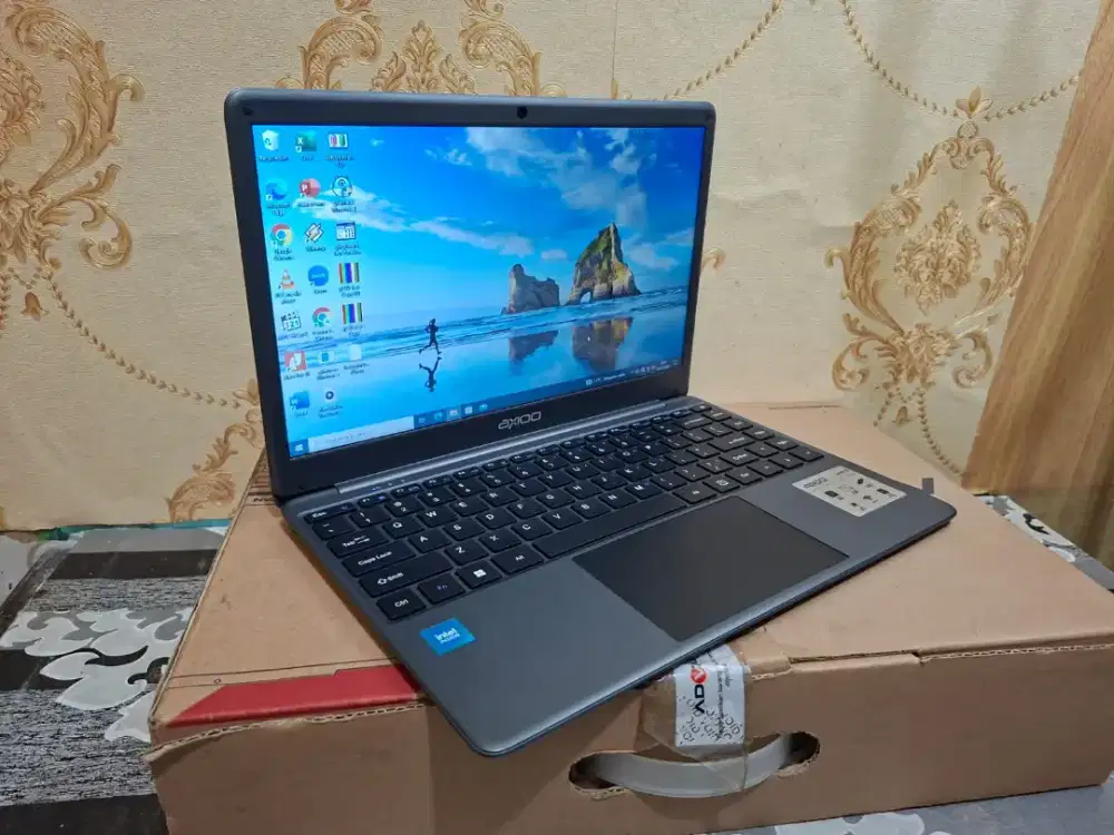 LAPTOP AXIOO MYBOOK HYPE X -Body Tipis -SSD 256GB -8GB -MULUS -