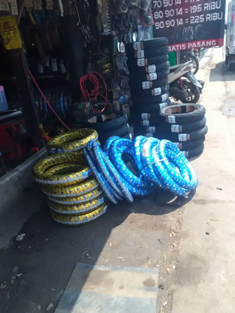 Mencari mekanik tambahan. Pelayan toko spare part. Yg paham spare pat.