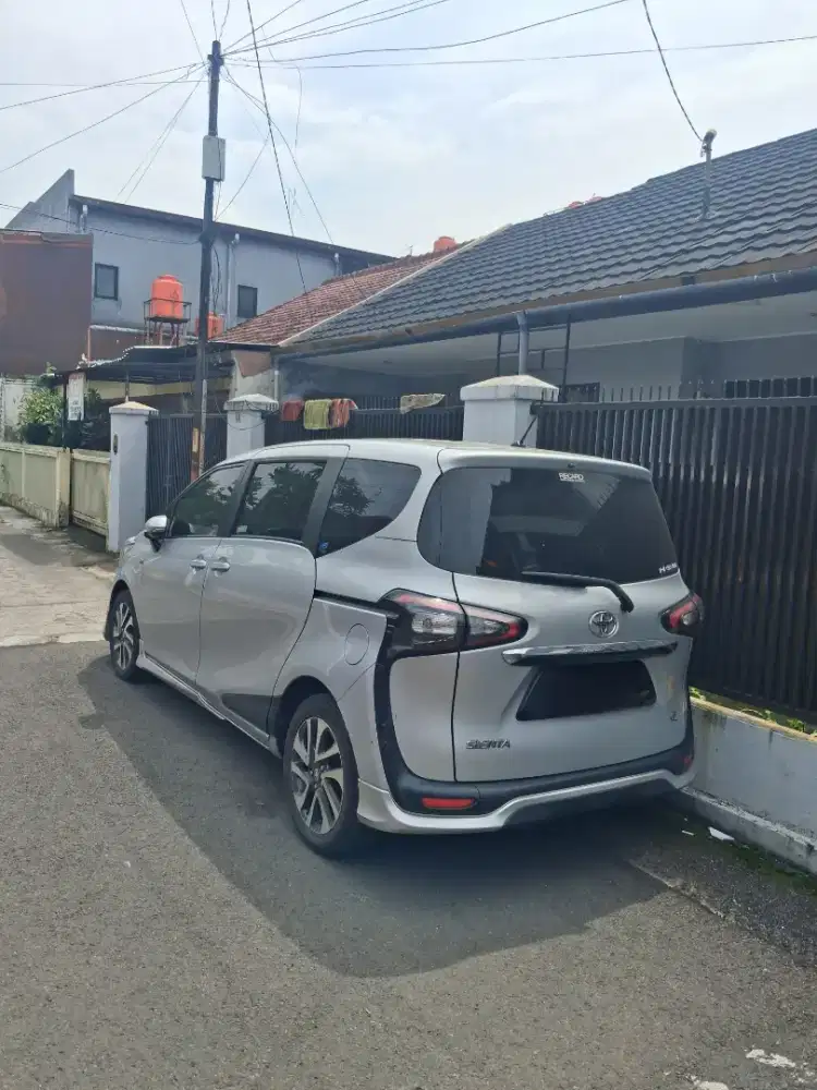 Toyota Sienta Type Q