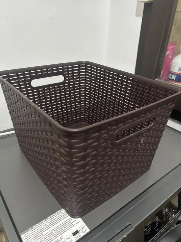 Box penyimpan kuat dan bagus tinggi 22 cm lebar 35 cm