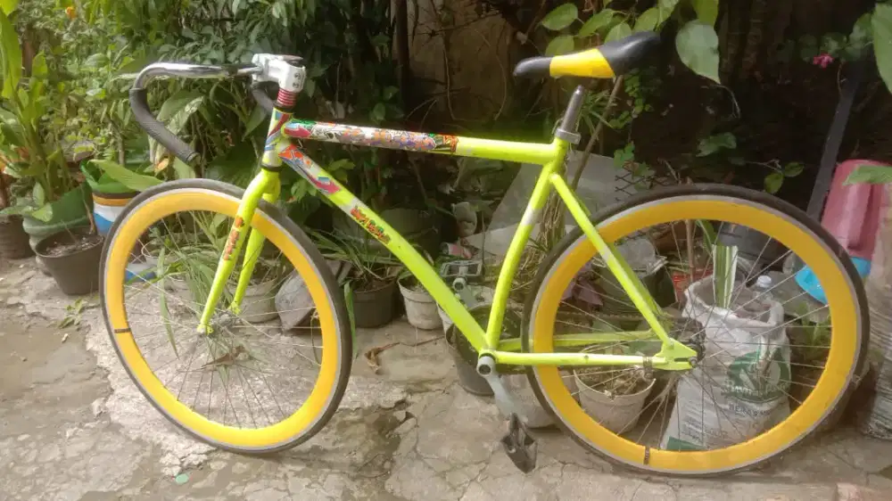 Sepeda fixie siap pakai