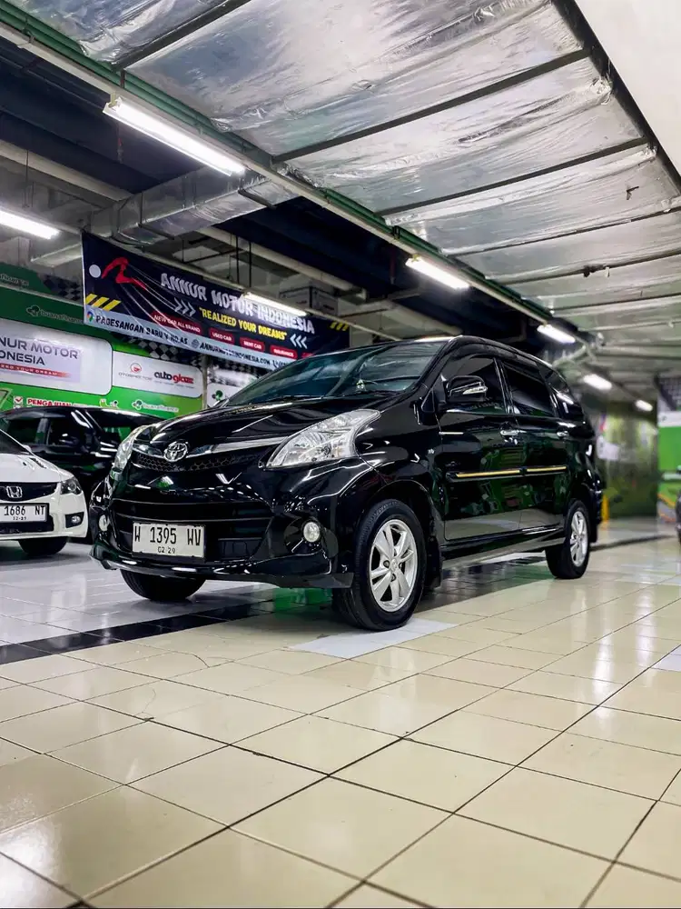 Avanza Veloz 1.5 AT 2013 Hitam