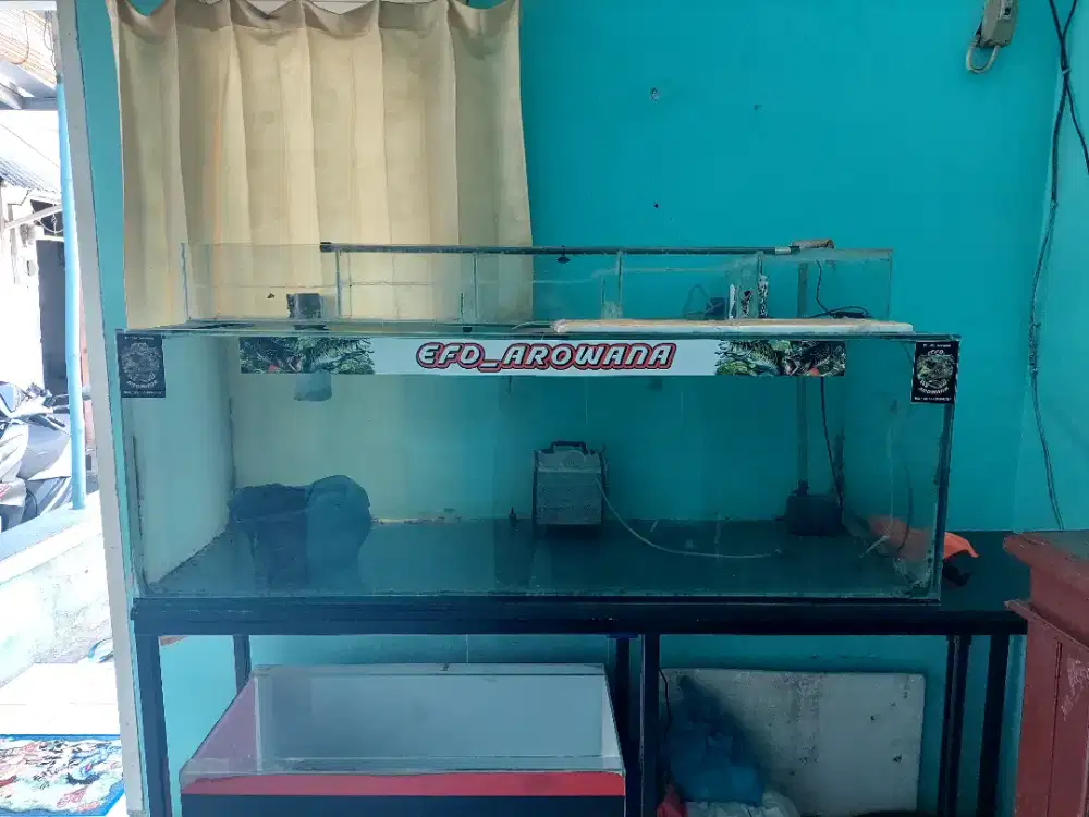 Akuarium bekas kondisi baik