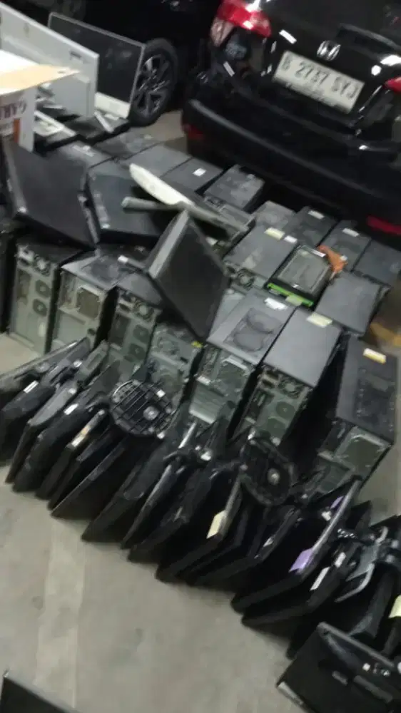 TERIMA JUAL/BELI KOMPUTER BEKAS,SATUAN,LELANGAN,DAN BORONGAN EX KANTOR