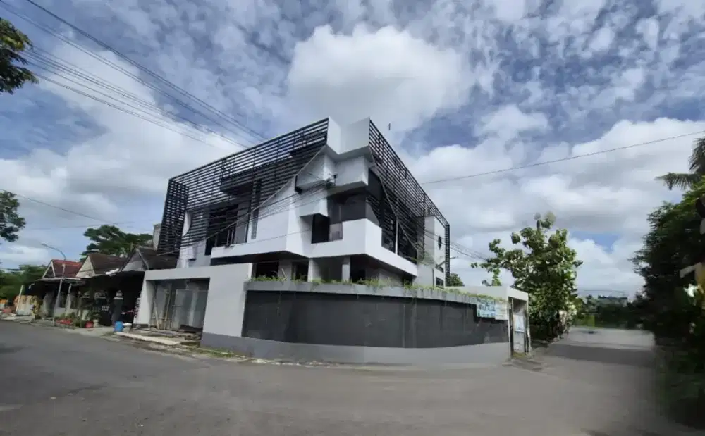 SEGERA SIAP HUNI ,DIRANCANG ARSITEK :Rmh dgn ROOF SWIMMING POOL