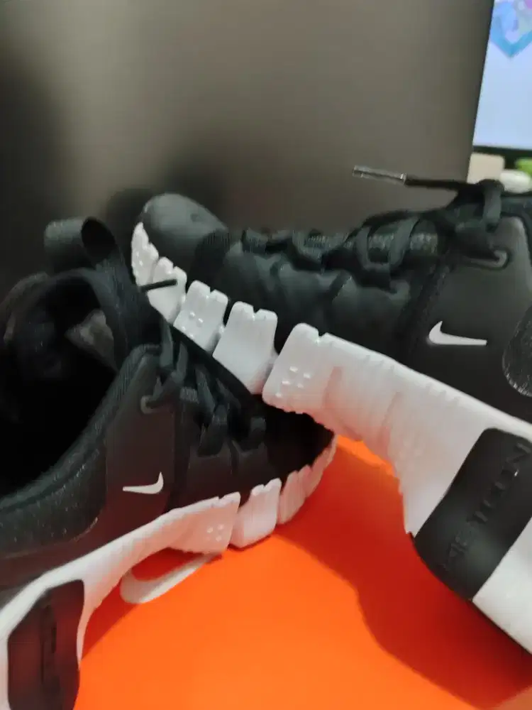 Sepatu Pria NIKE Metcon 5 Original, Size 41-CM 26