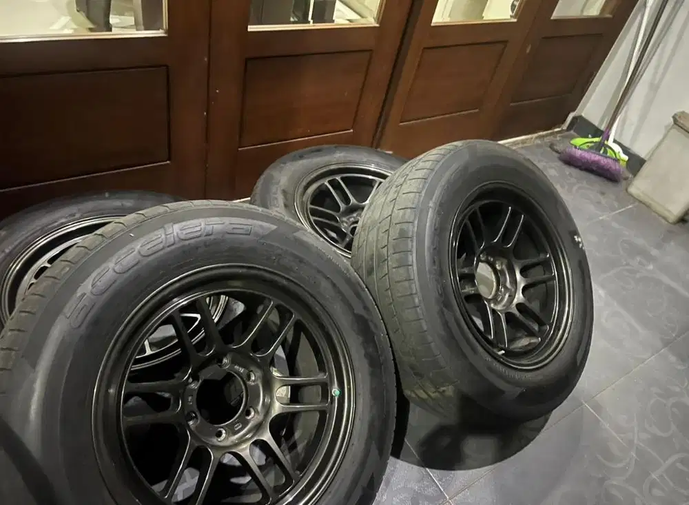 Velg & ban R 18 ex toyota fortuner GR