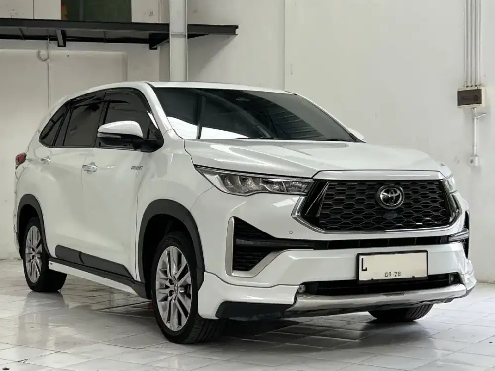 INNOVA ZENIQ HYBRID 2023