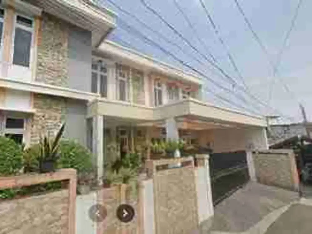 Rumah 2 lantai siap huni di Rawamangun Jakarta Timur