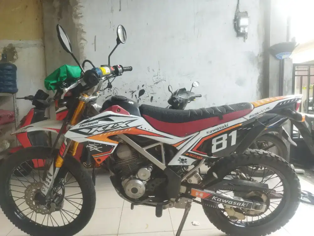 Motor KLX TIPE KAWASAKI / LX150F VARIAN 1