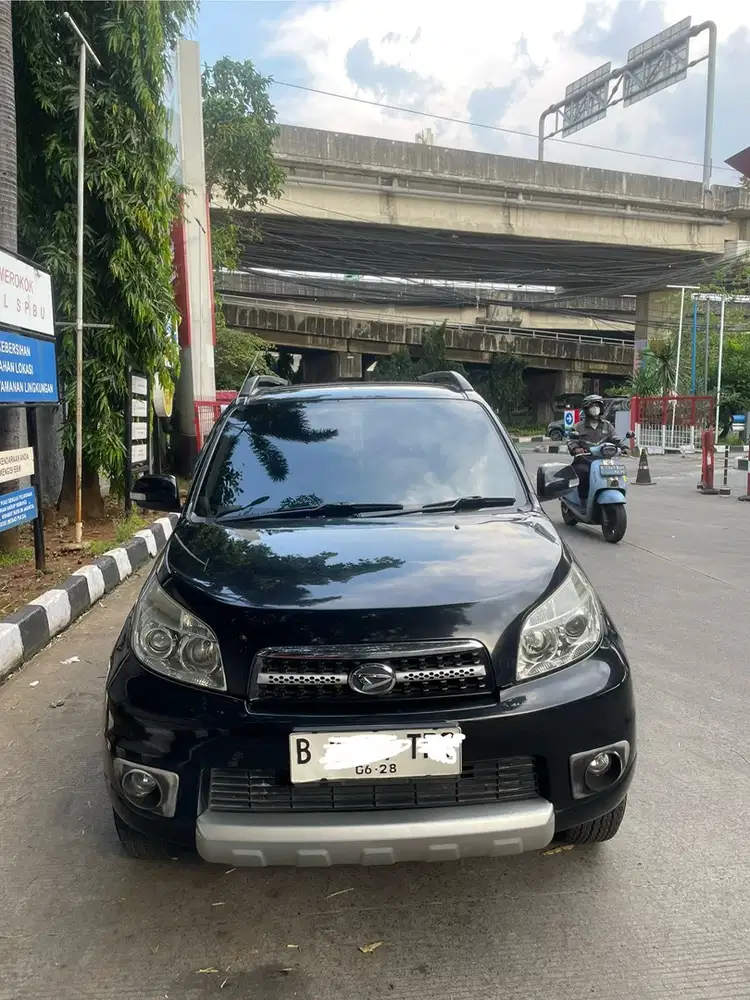 Daihatsu Terios 2013 Bensin Hitam Manual