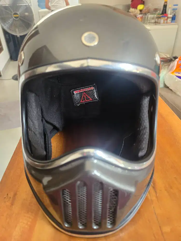 Helm HKM abu abu metalik