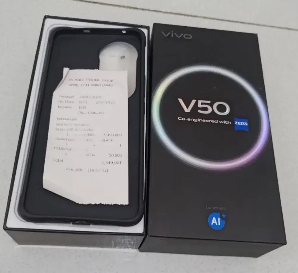 Vivo v50 12/256Gb like new