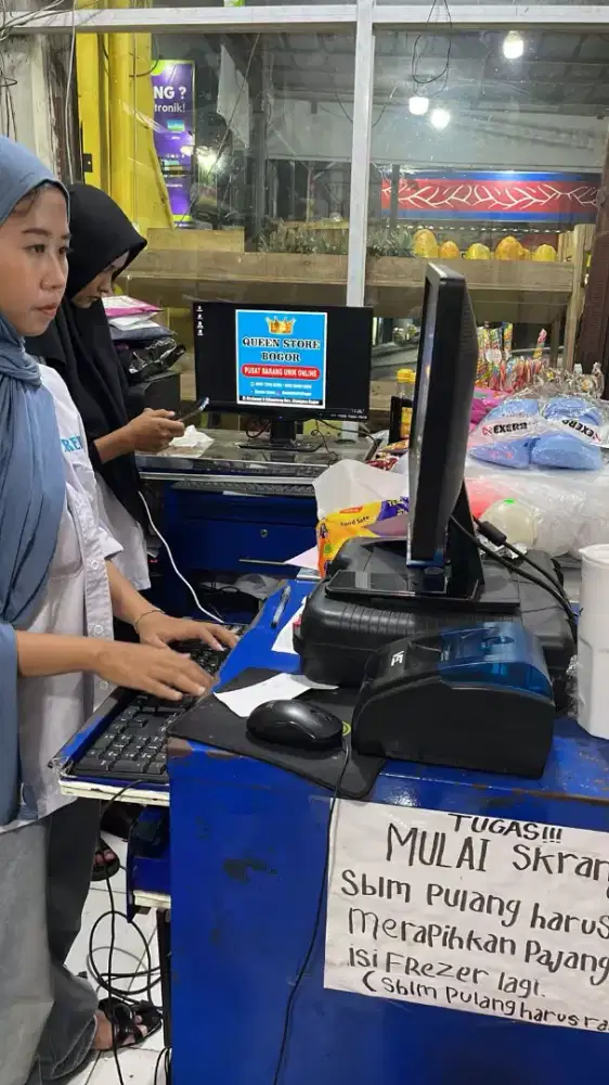 Loker tenaga toko (kasir dan pramuniaga)