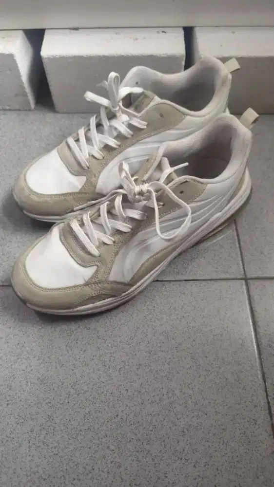 Sepatu Pria Pull n Bear original size 45 putih