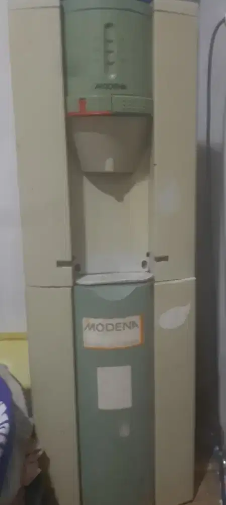 Dispenser Modena ada kulkas bagian bawah