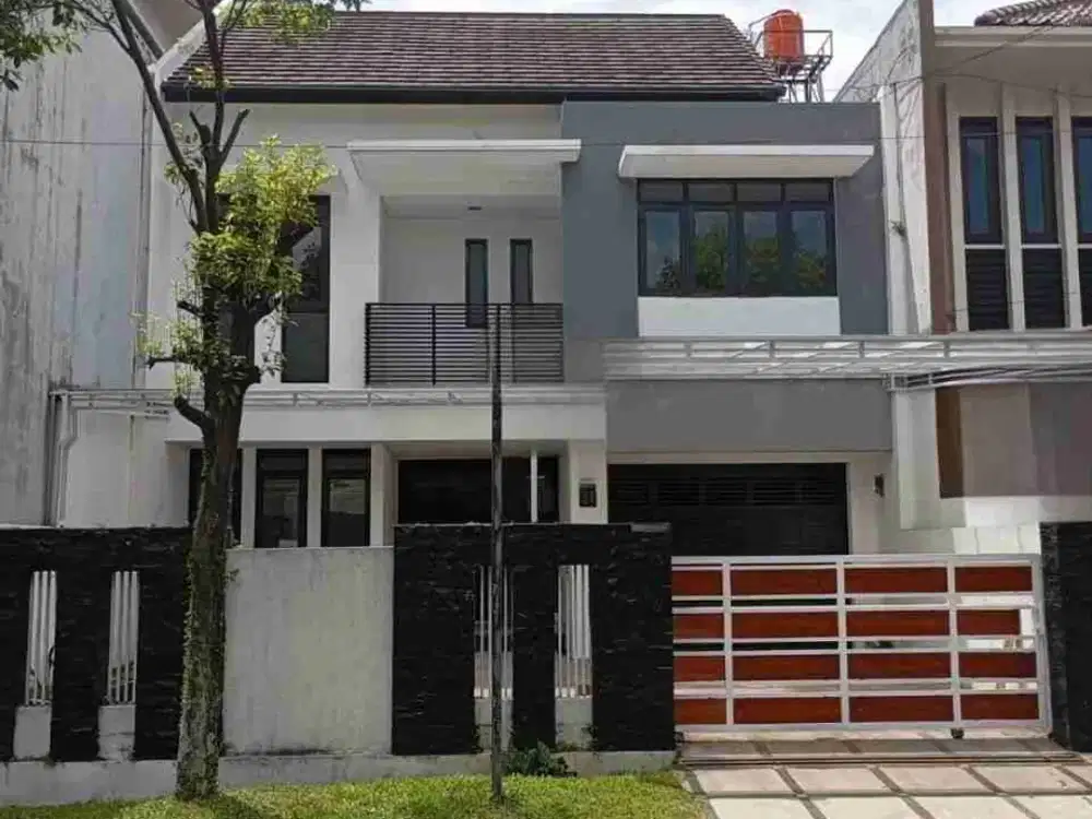 MURAH ADA GARASI DAN CARPORT RUMAH BATUNUNGGAL