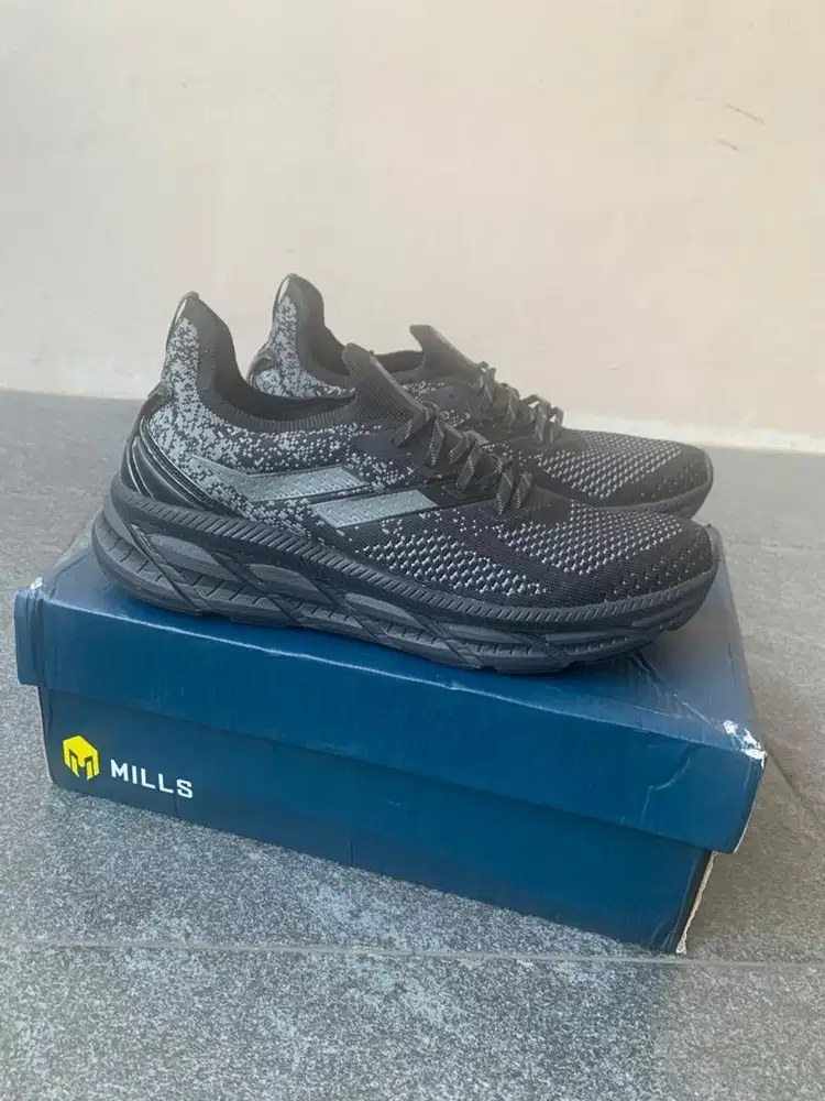 Sepatu running Mills Enermax Nanoknit black dark grey 42