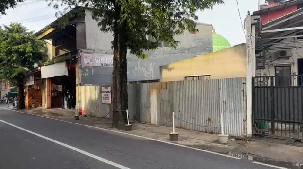 Tanah depan kecamatan