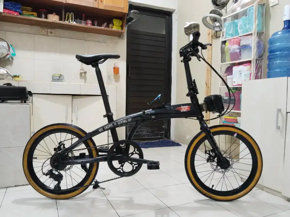 Sepeda lipat element police