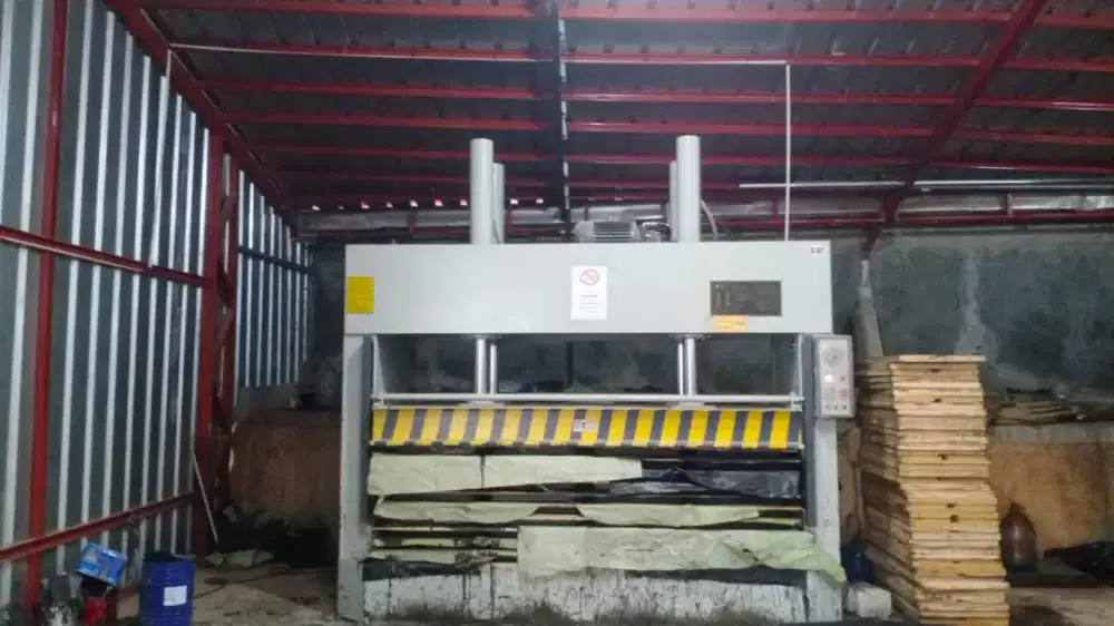 di butuhkan operator pabrik