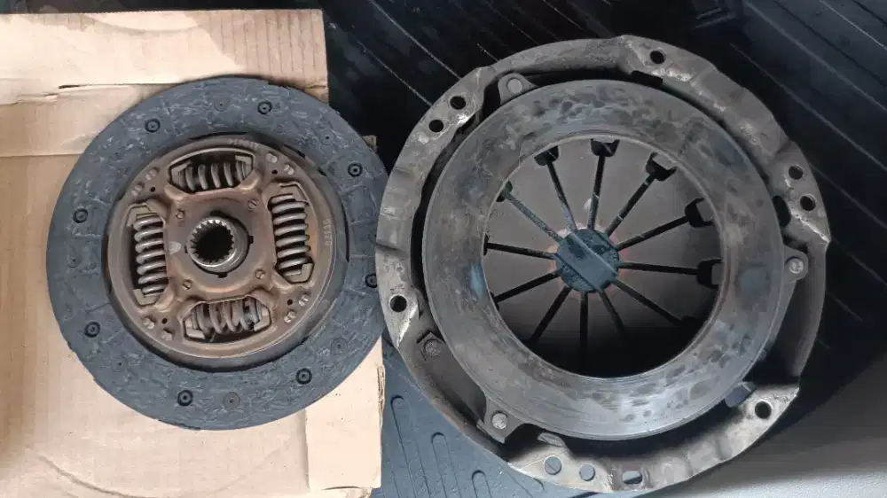 Dijual 1 set kopling mobil manual Avanza 2021 Bekas