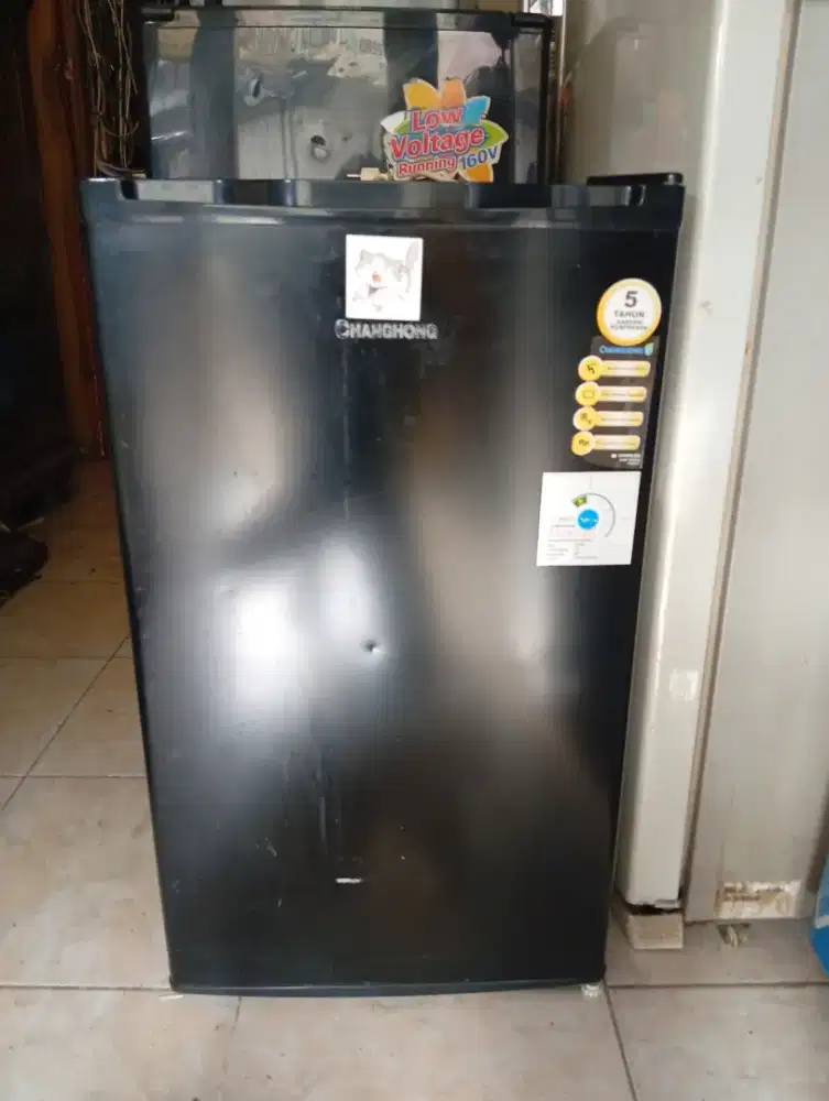 Kulkas bekas buat di kamar Mer CHANGHO NGGAK kea Normal siap pake