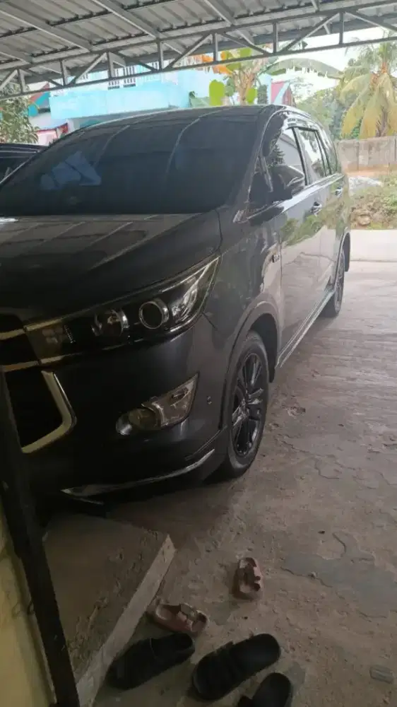 Toyota Innova Venturer 2.0 matic 2018