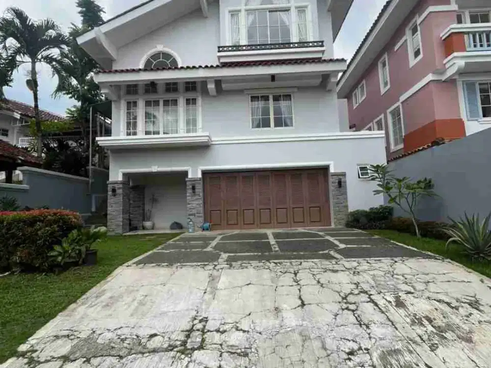 Rumah Mewah Klasik Modern di Lahan Luas 313m2 Siap Huni Furnished