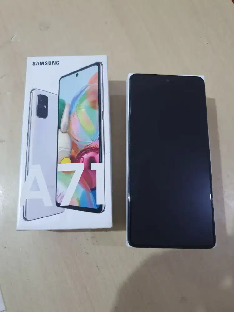 Samsung Galaxy A 71 Rom 128 gb / Ram 8 gb.prime crush silver. Mulus