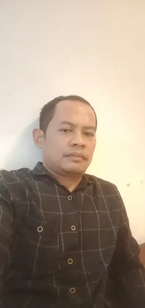 Mencari pekerjaan supir pribadi/kantor.