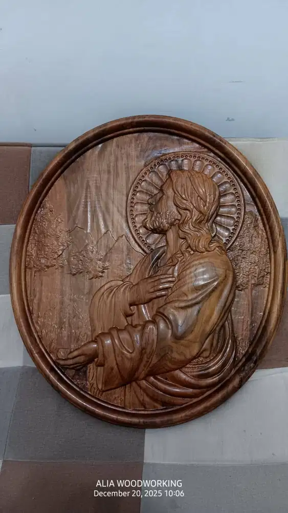 Ukiran Kayu Jati Yesus Berdoa di Taman Getsemani