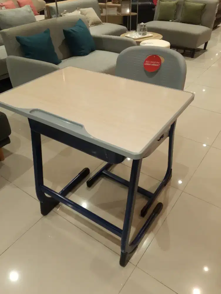 BANGKU SEKOLAH MODERN