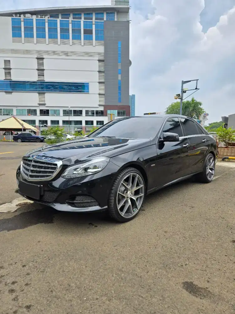 Mercedes Benz E200 2013 Tgn1 bukan ex taksi istimewa