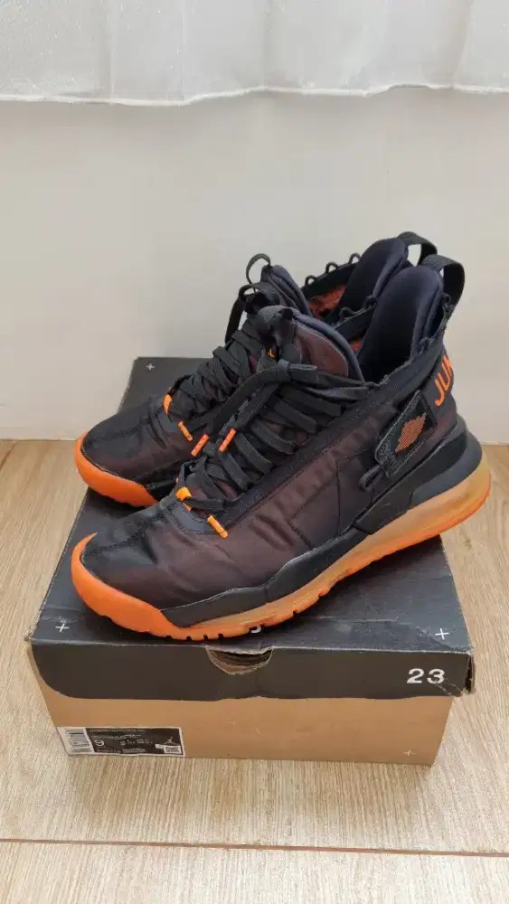 Sepatu Basket Jordan Proto Max 720 Black Orange