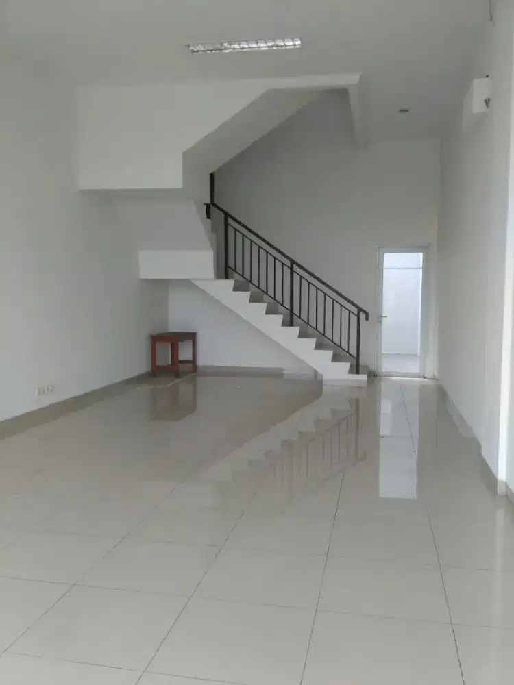 Ruko 3 lantai siap pakai di Summarecon Gedebage Bandung