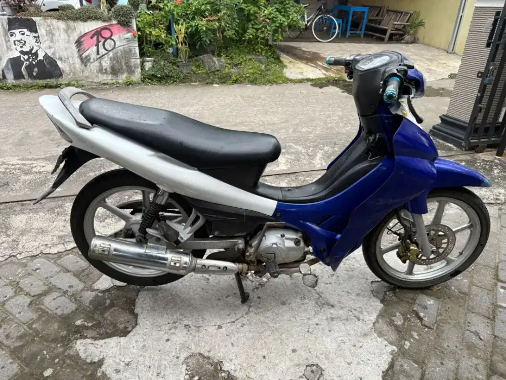 Jupiter THN 2006 plat AB Bantul