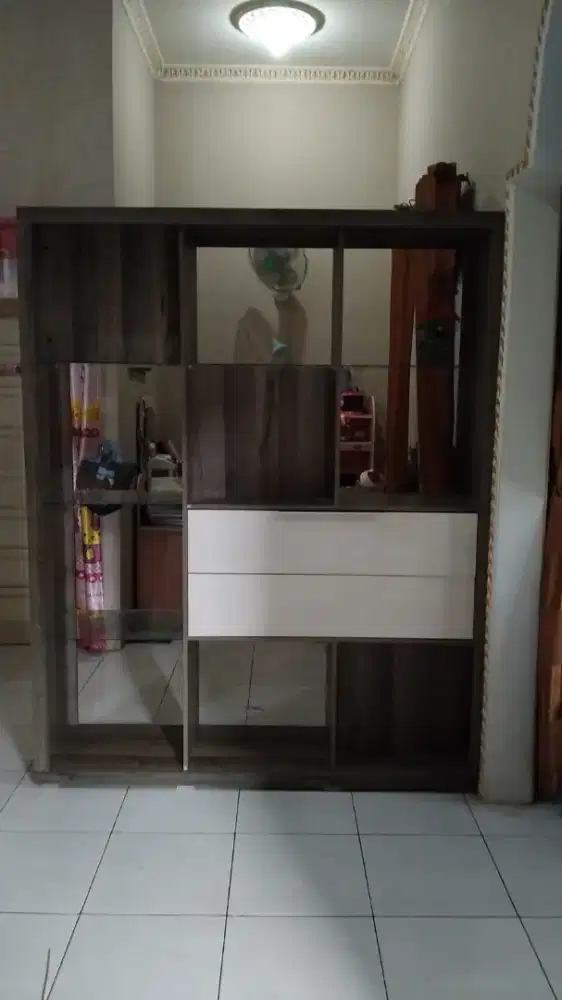 BUFFET HIAS  UNTUK RUANG TAMU