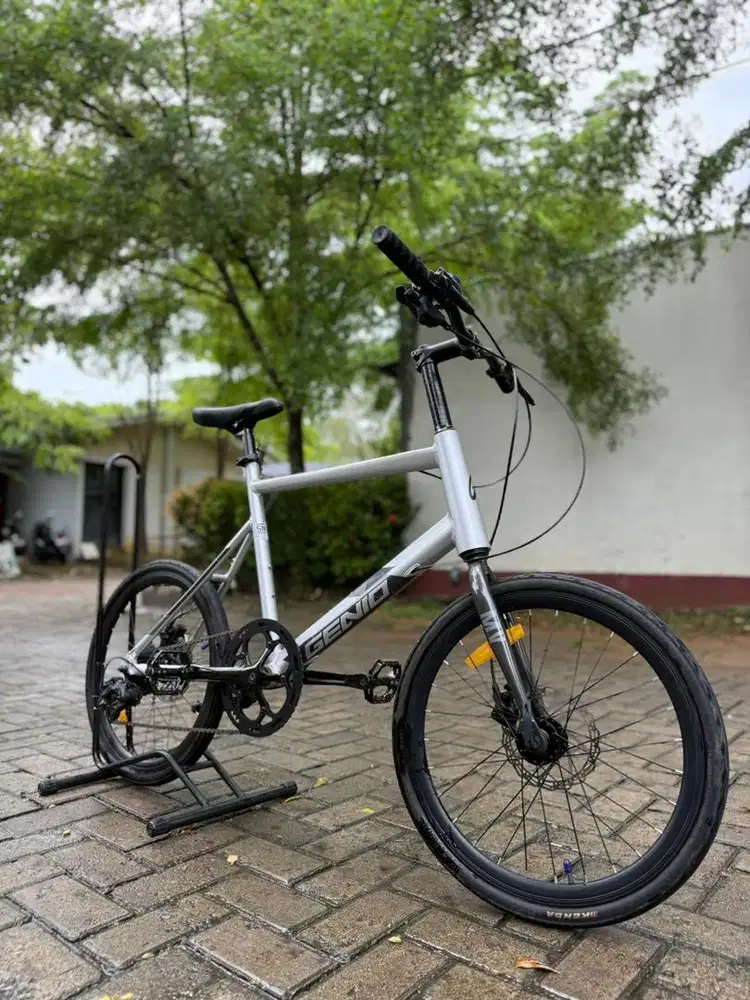 Sepeda Minivelo Genio Zippy Active AL 10 speed Rem Hidrolik (20Inch)