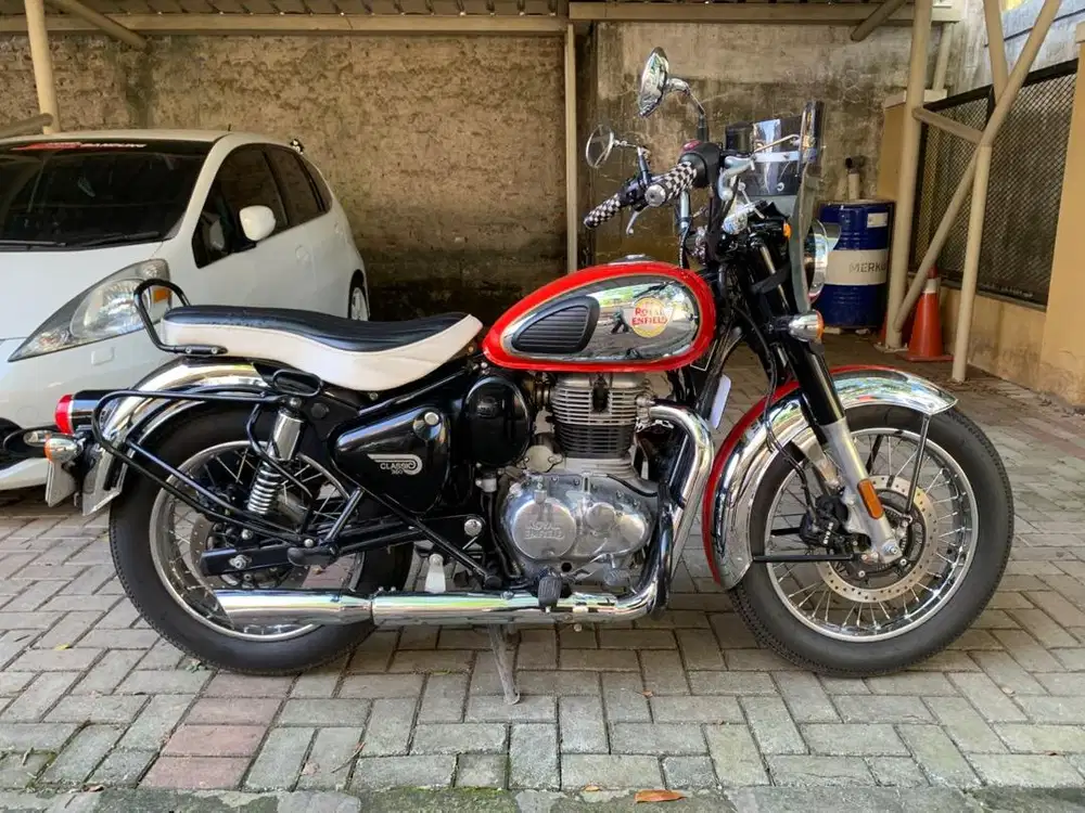 Royal enfield classic 350 red chrome