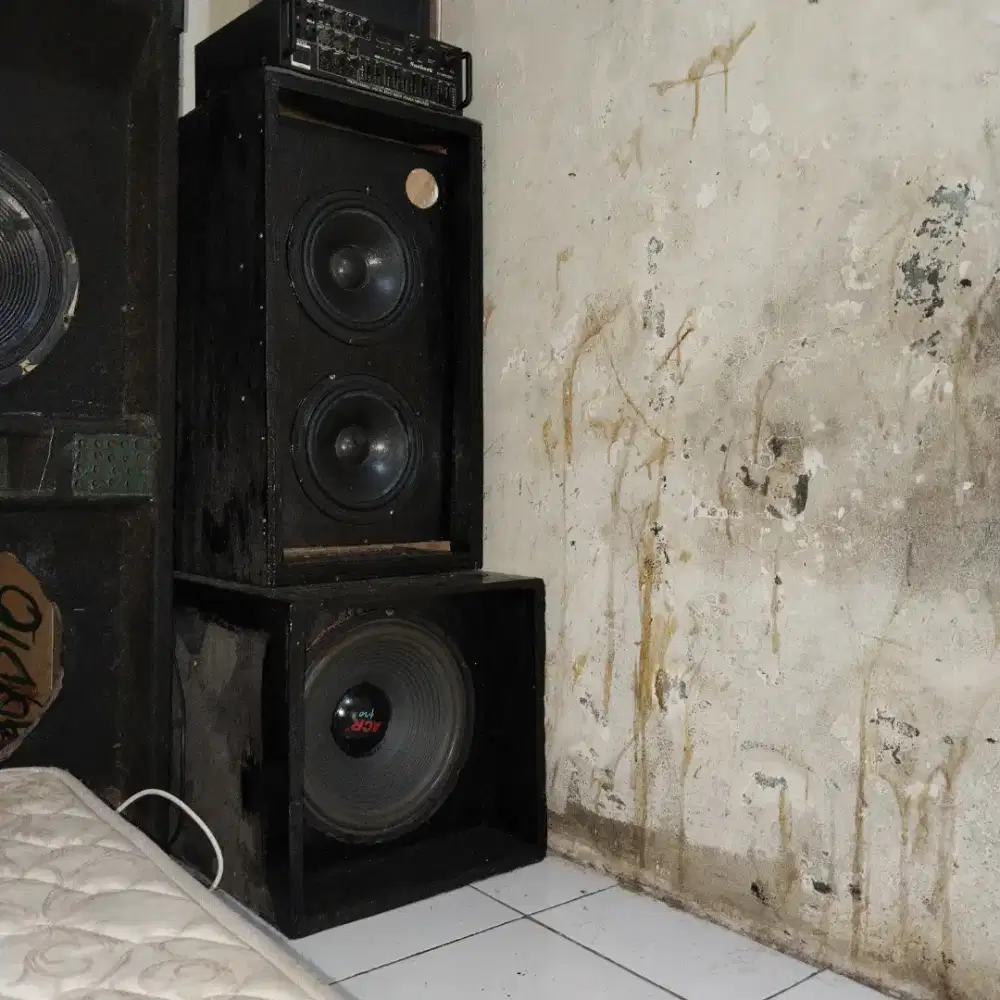 mesin musik power ampli