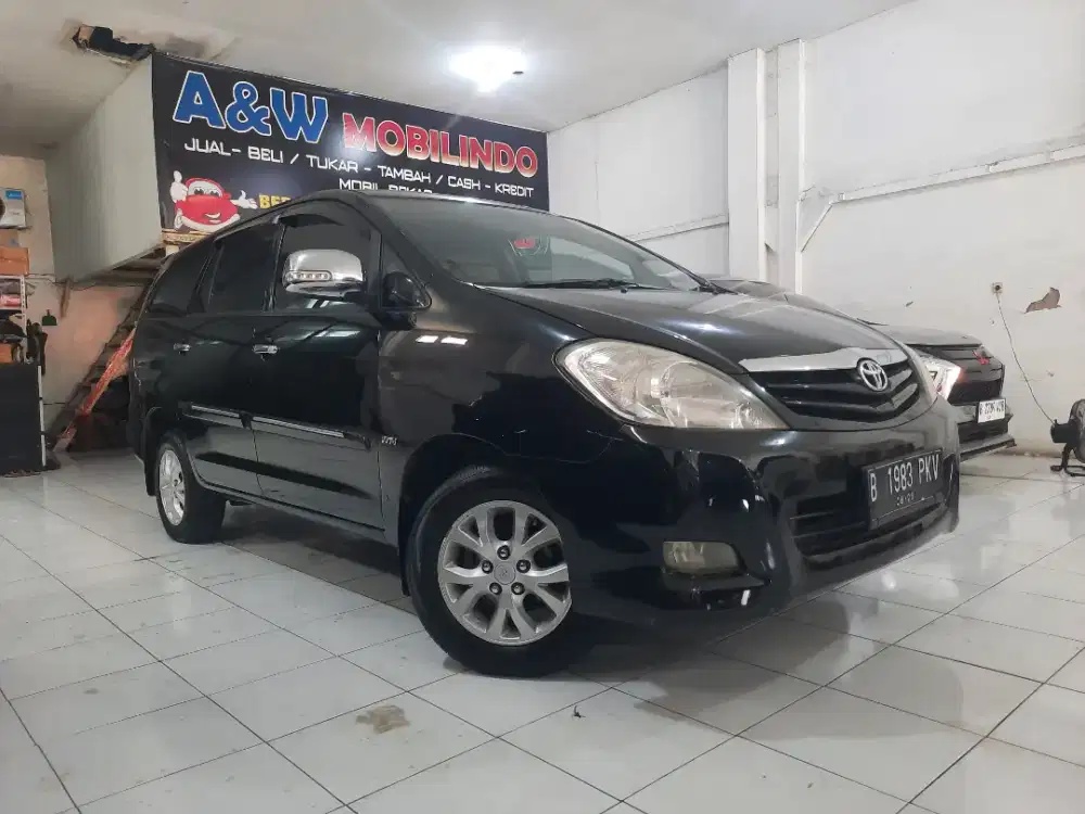 DP MURAH TOYOTA KIJANG INNOVA 2.0 G MATIC 2011 BENSIN HITAM