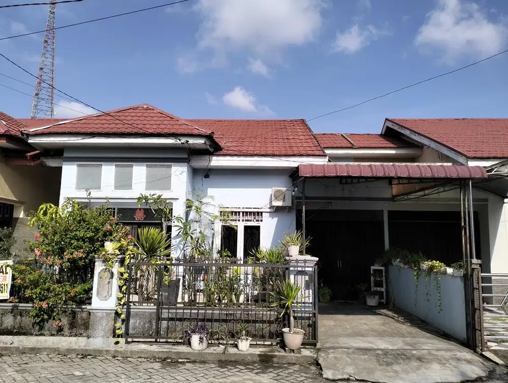 Dijual Rumah Komplek Puri Merpati Indah Blok B1 No. 5 Pekanbaru.