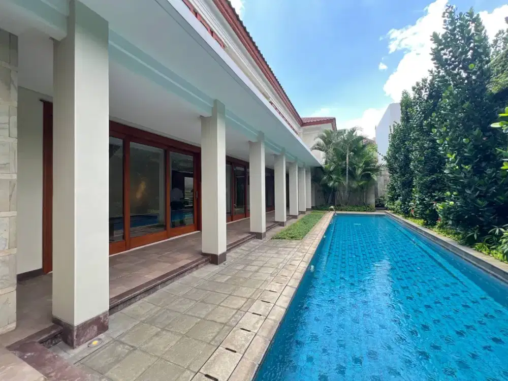 LXMMT 0172 Disewakan Rumah Mewah Dengan Kolam Renang Di Area Menteng Jakarta Pusat