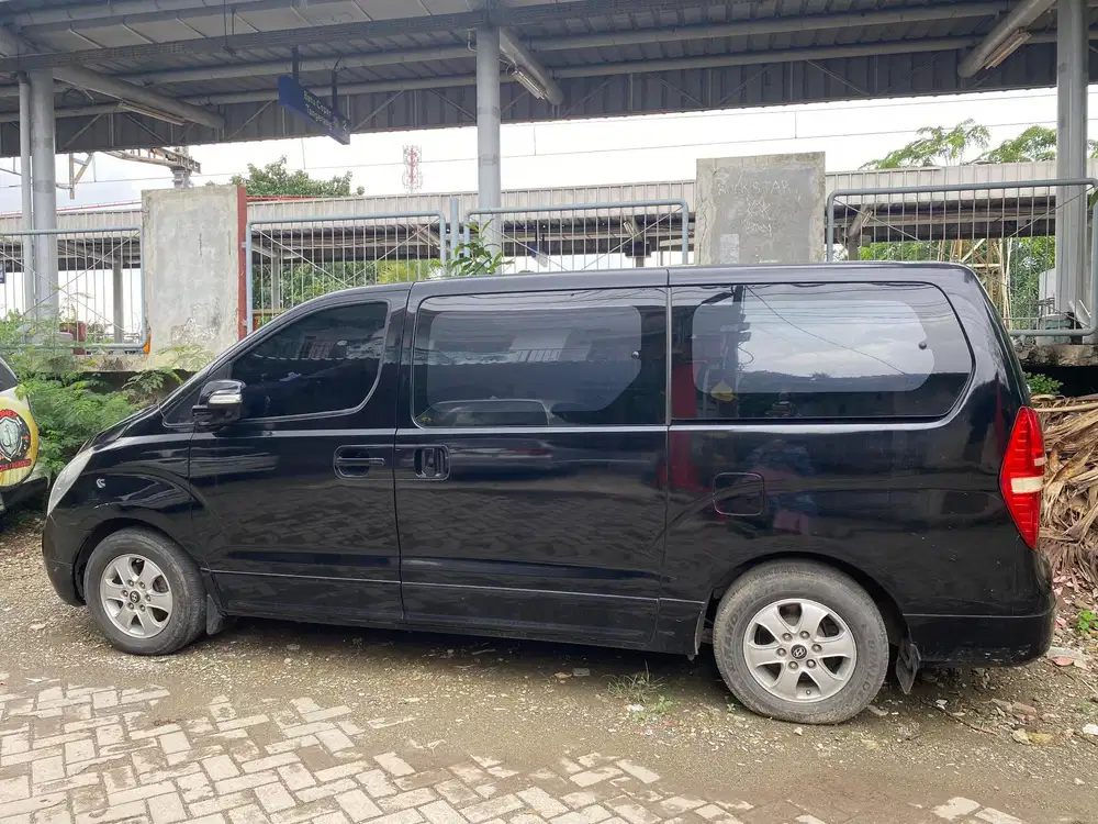 Hyundai H-1 2013 Bensin